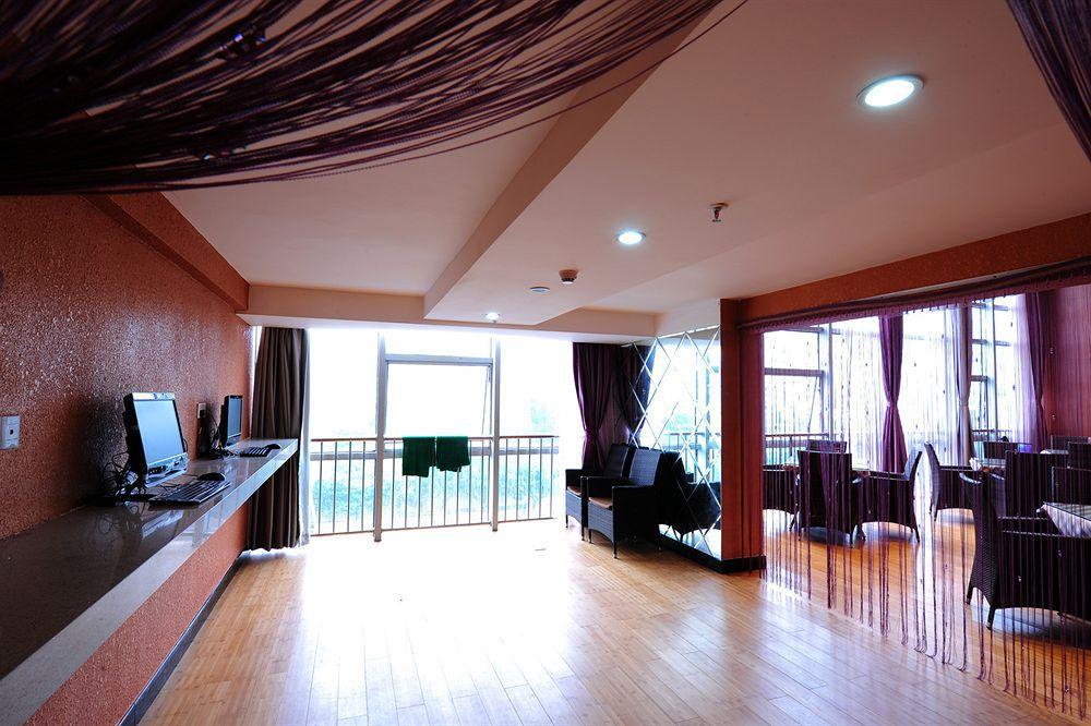 Spring Time Hotel Canton Extérieur photo